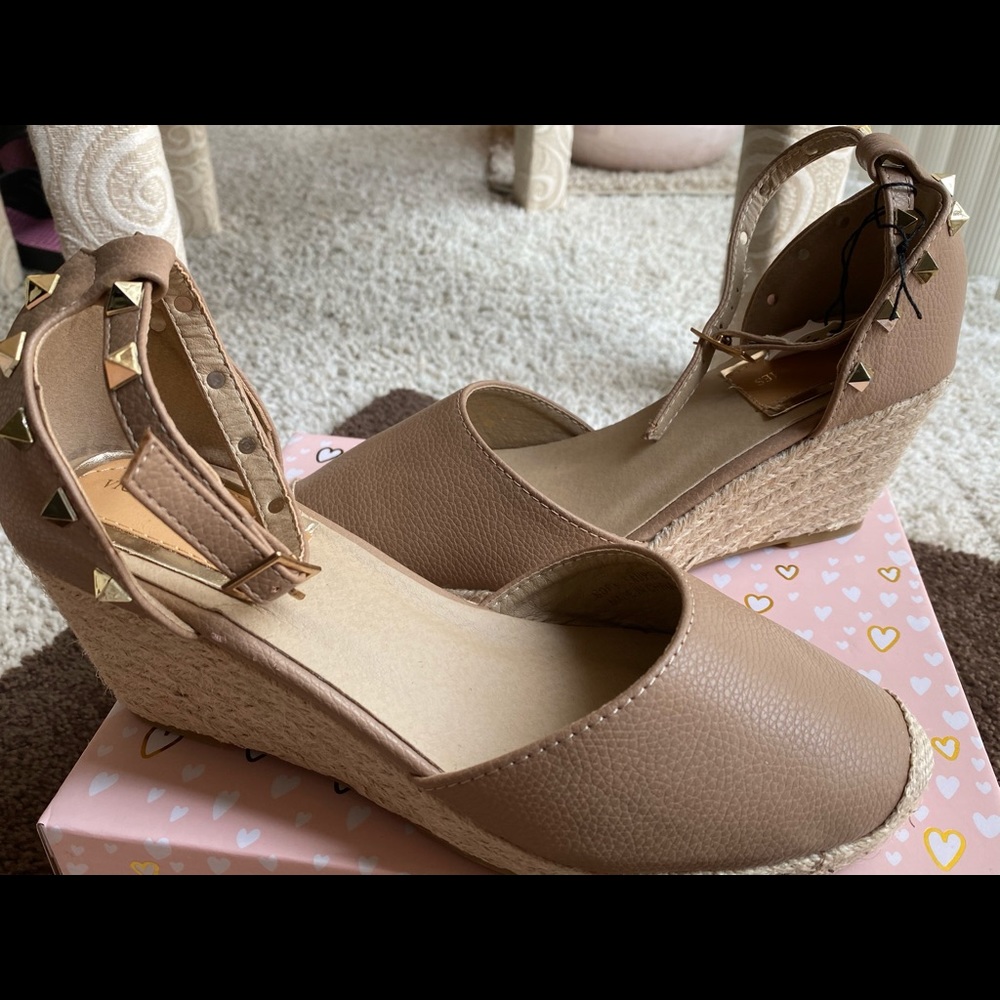 Ladies shoes